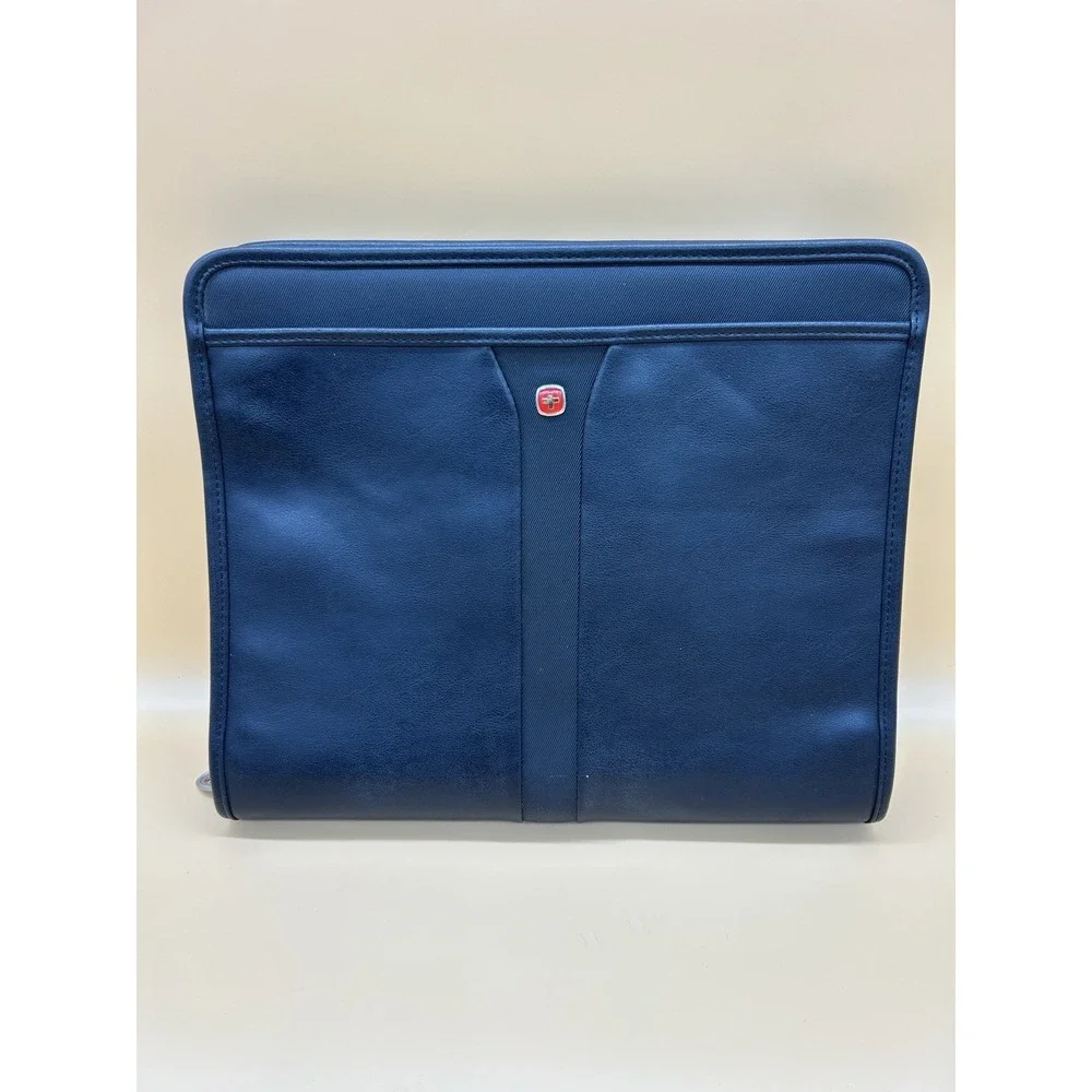 Wenger Executive Business Vinyl Zippered Padfolio - Black 3 ring binder w/calc